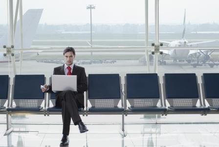 Businessman_laptop